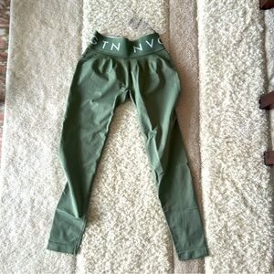 NVGTN Women’s Seamless Leggings